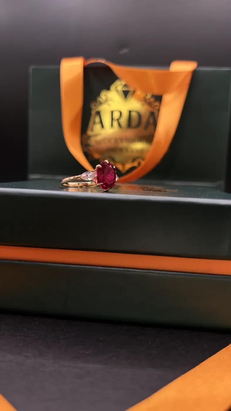 Kırmızı Taşlı Rose Yüzük